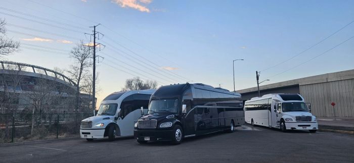 Black limo coach – Loveland limo service